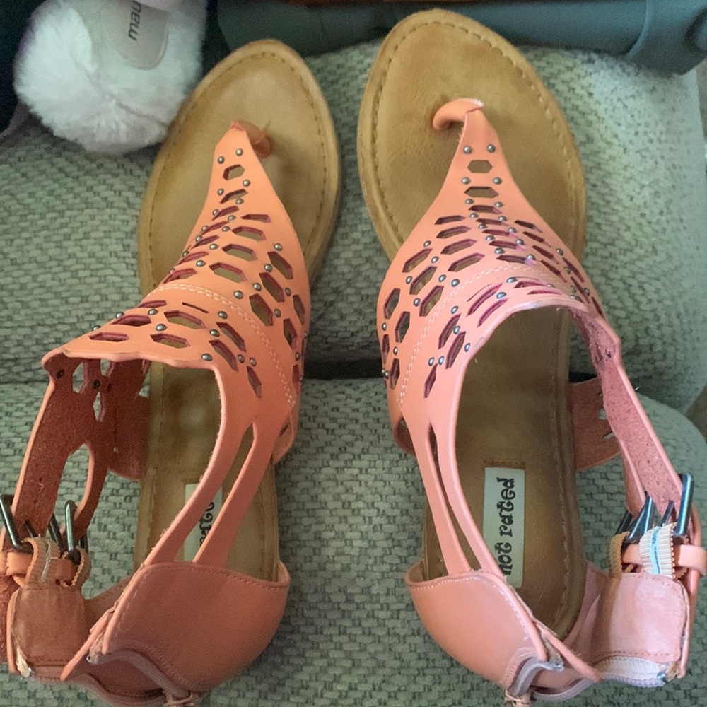 Not rated shoes size 9
